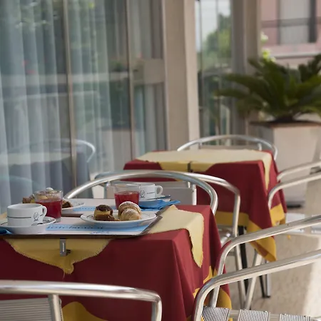 Hotel Seven 3*